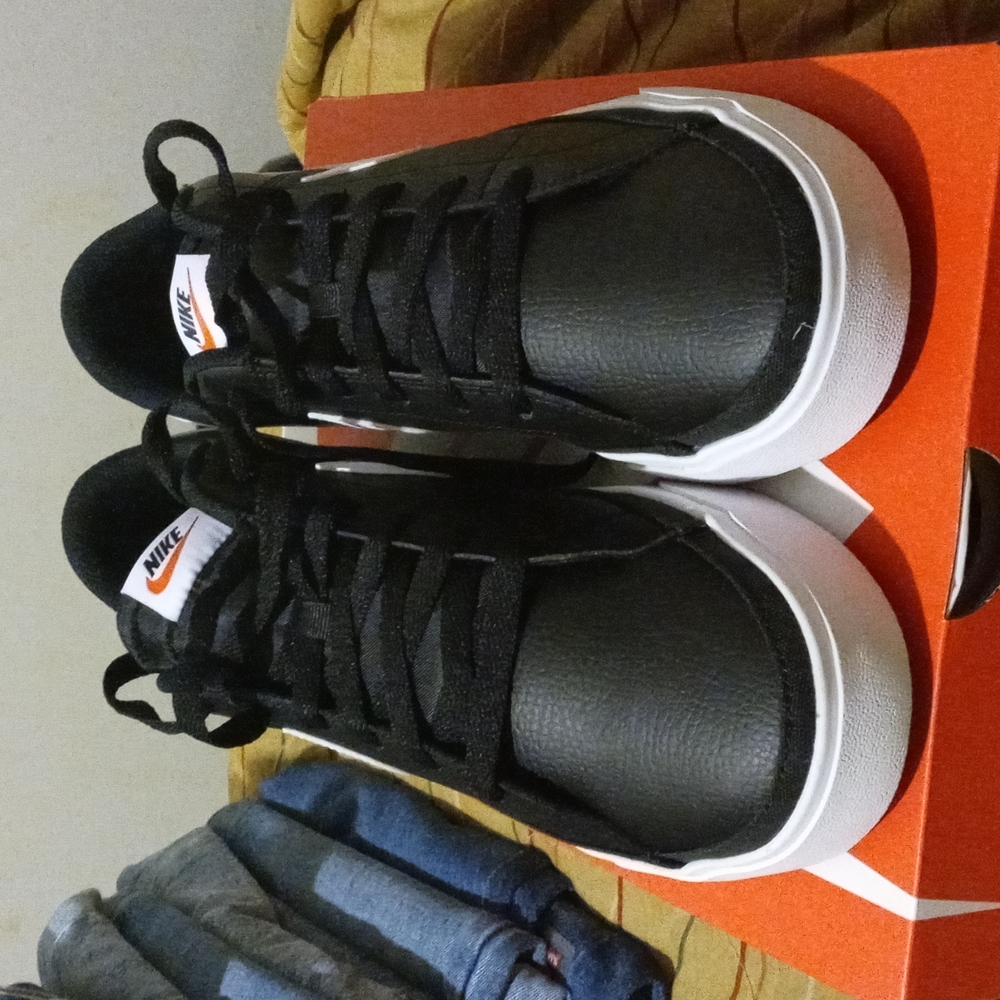 Nike Court Legacy